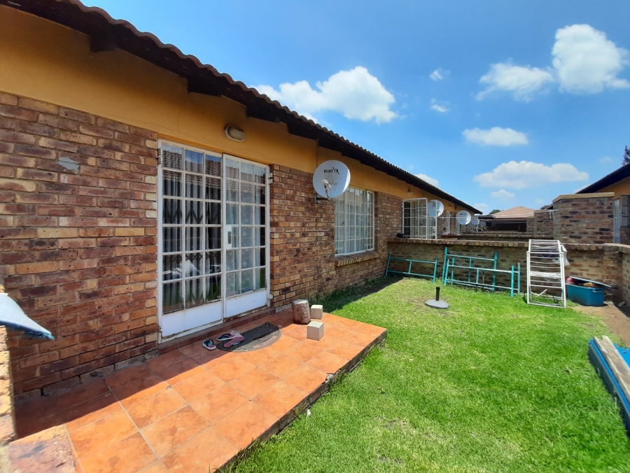 2 Bedroom Property for Sale in Vaalpark Free State